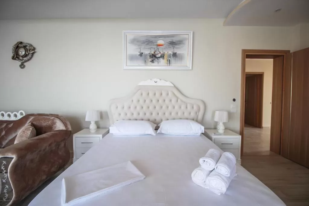 Romario Apartments Suite Std 6.jpg